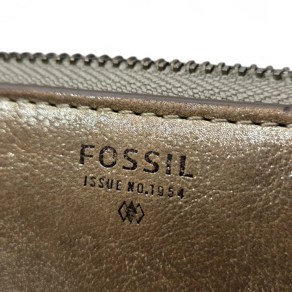 Fossil Distressed Leather Metallic Gold Clutch Wallet Zip Around Bi‎ Fold Shiny